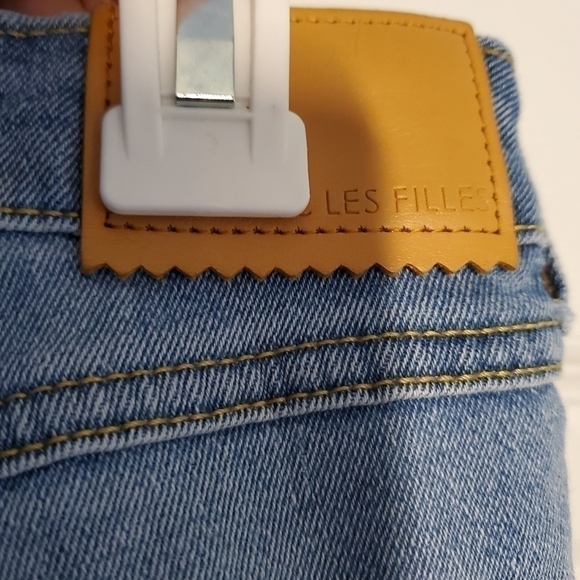 AVEC Les Filles Distressed and Raw Hem Straight Leg Cropped Jeans - Picture 7 of 10